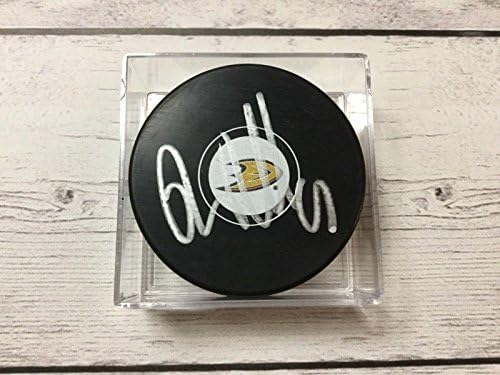 Rickard Rakell İmzalı Anaheim Ducks Hokey Diski a İmzalı NHL Diskleri İmzaladı