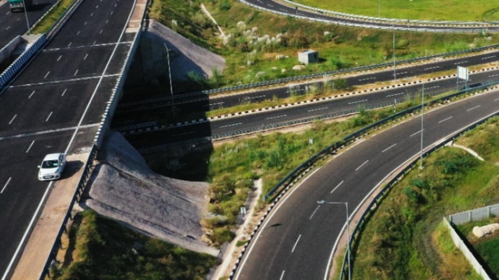 Ceigall India is in advanced talk with parent Neo Asset Management to sell 100% stake in the Malout highway project for an enterprise value of  <span class='webrupee'>₹</span>400-450 crore.